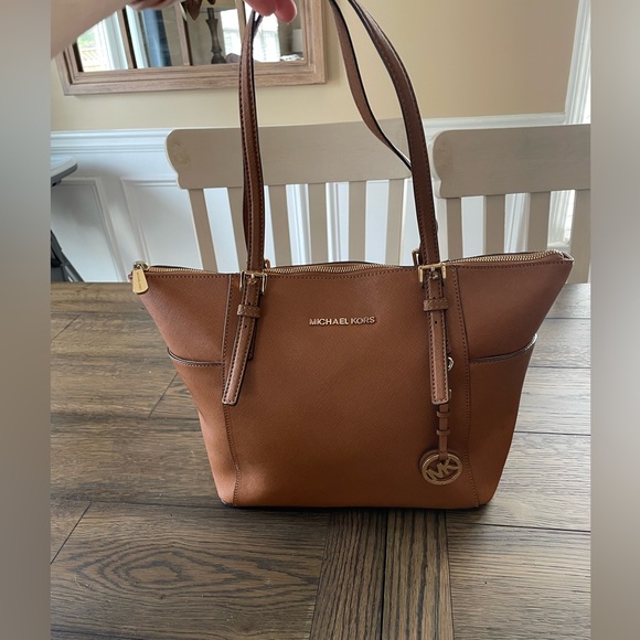 Tan Michael Kors Totebag - Picture 2 of 11